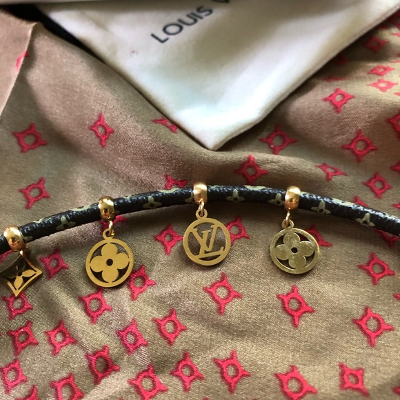 Louis Vuitton Charm Bracelet Brown Mono with goldtone hardware and charms NWOT - Picture 4 of 9